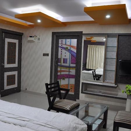 Hotel Av Comforts Бангалор Екстериор снимка
