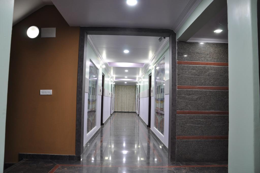 Hotel Av Comforts Бангалор Екстериор снимка