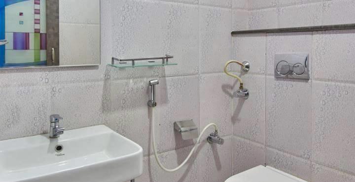 Hotel Av Comforts Бангалор Екстериор снимка